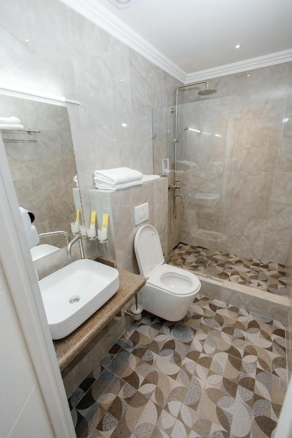 281 Hotel Бишкек Екстериор снимка