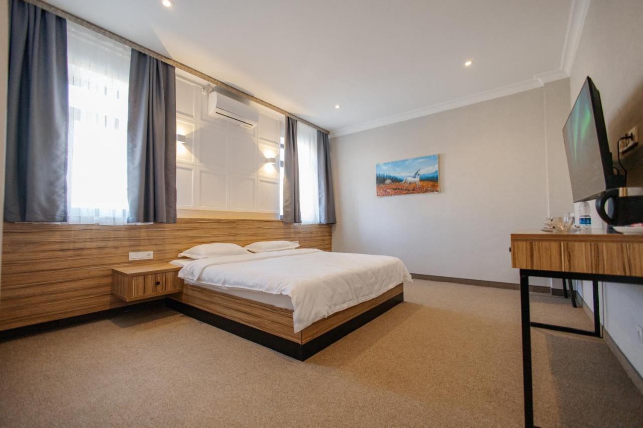 281 Hotel Бишкек Екстериор снимка