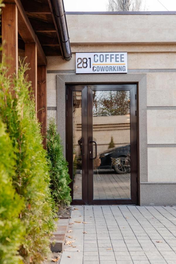 281 Hotel Бишкек Екстериор снимка